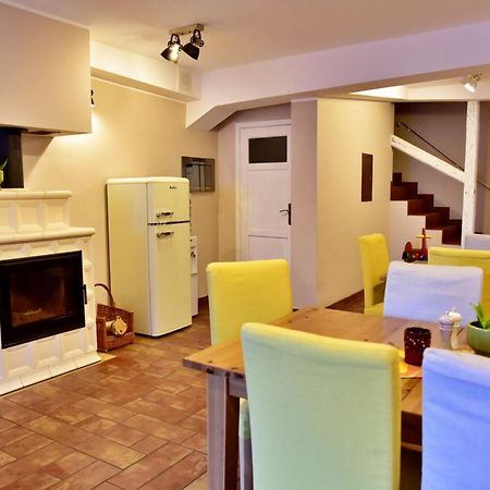 바우브자이치 Gosciniec Nowa Wioska B&B 외부 사진