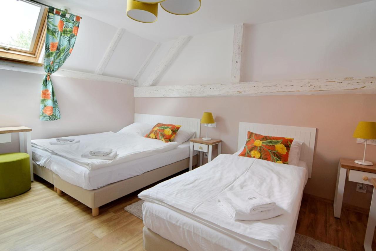 바우브자이치 Gosciniec Nowa Wioska B&B 외부 사진
