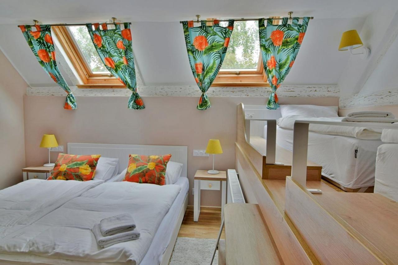 바우브자이치 Gosciniec Nowa Wioska B&B 외부 사진