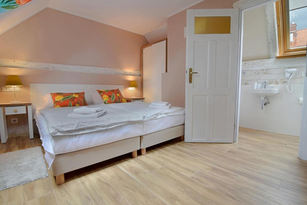바우브자이치 Gosciniec Nowa Wioska B&B 외부 사진