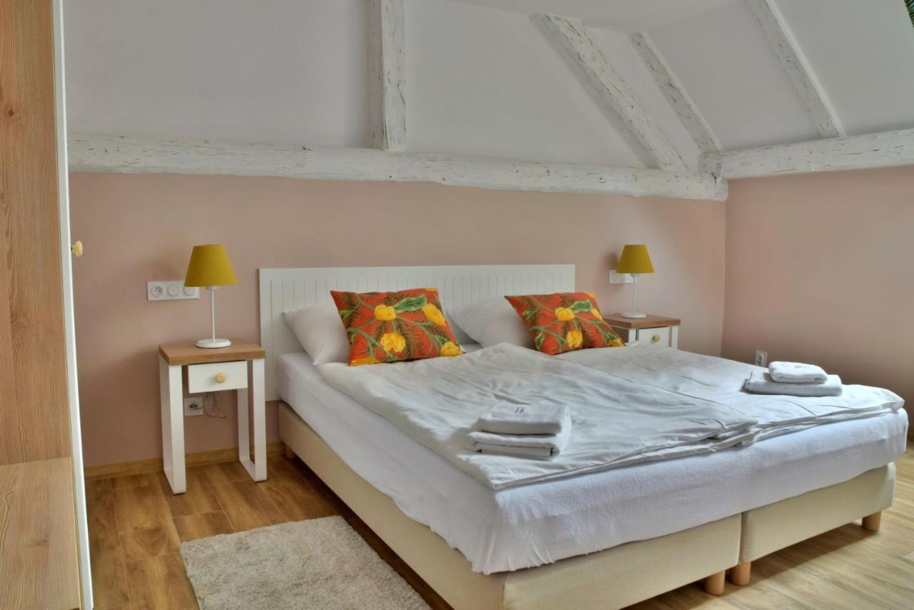 바우브자이치 Gosciniec Nowa Wioska B&B 외부 사진