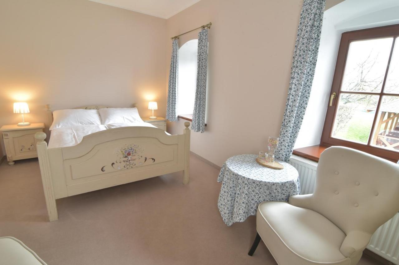 바우브자이치 Gosciniec Nowa Wioska B&B 외부 사진
