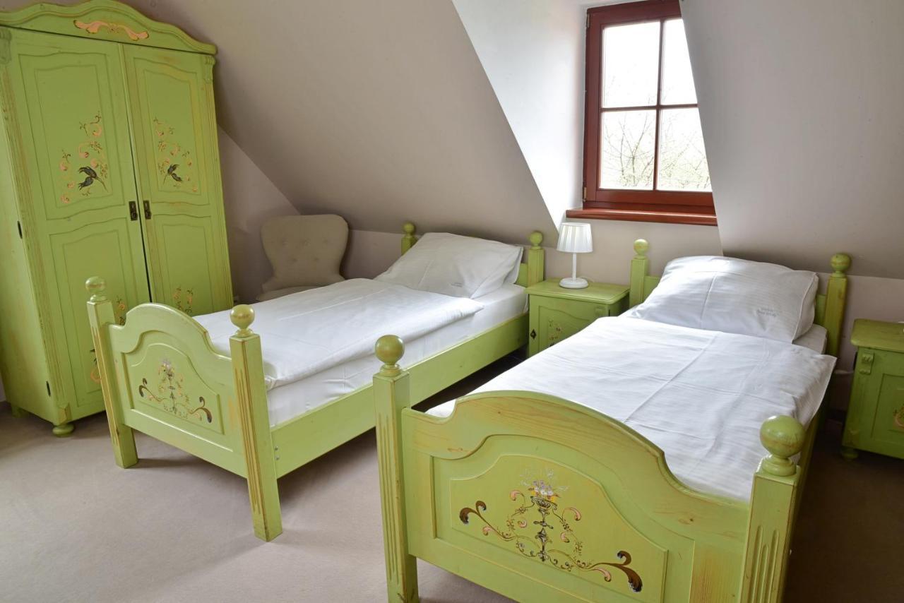 바우브자이치 Gosciniec Nowa Wioska B&B 외부 사진