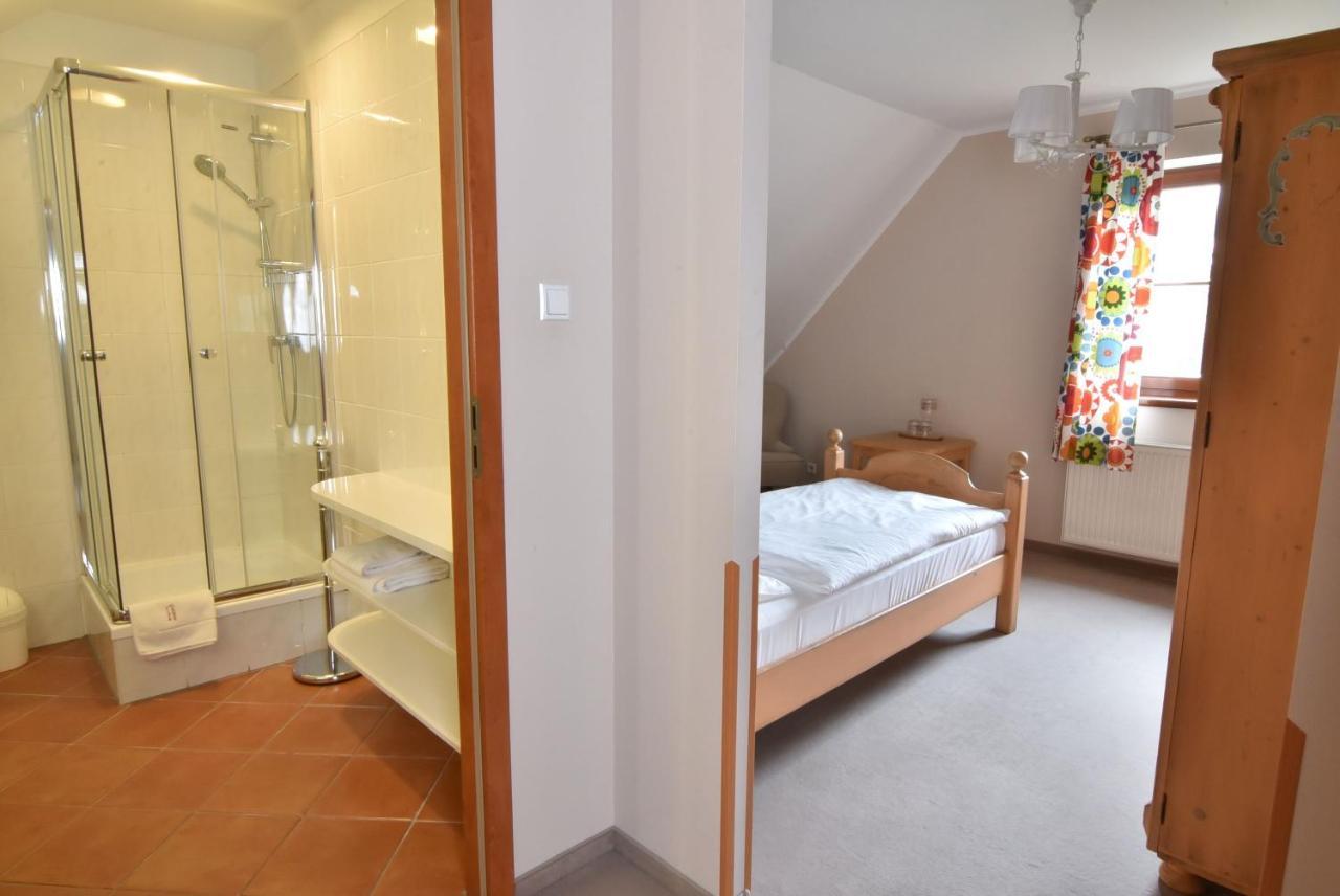 바우브자이치 Gosciniec Nowa Wioska B&B 외부 사진
