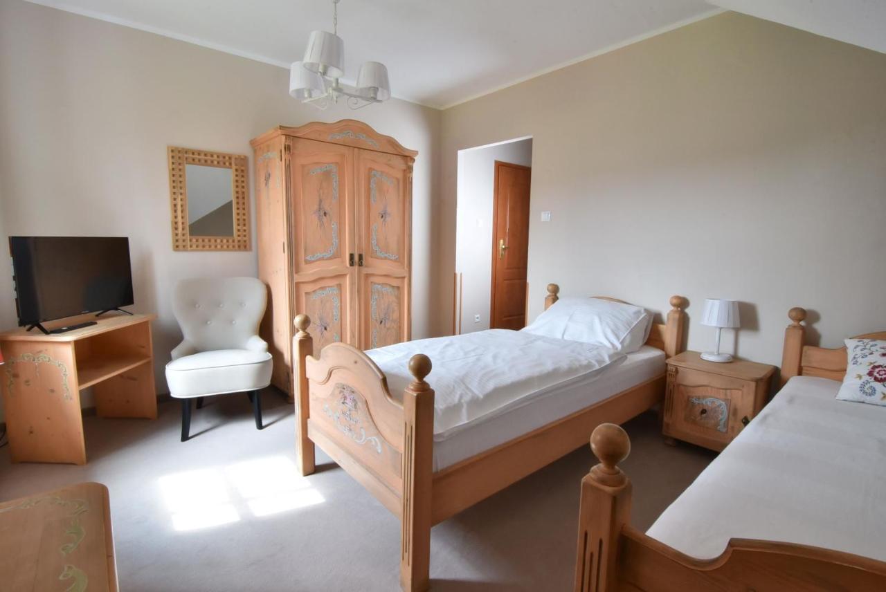바우브자이치 Gosciniec Nowa Wioska B&B 외부 사진
