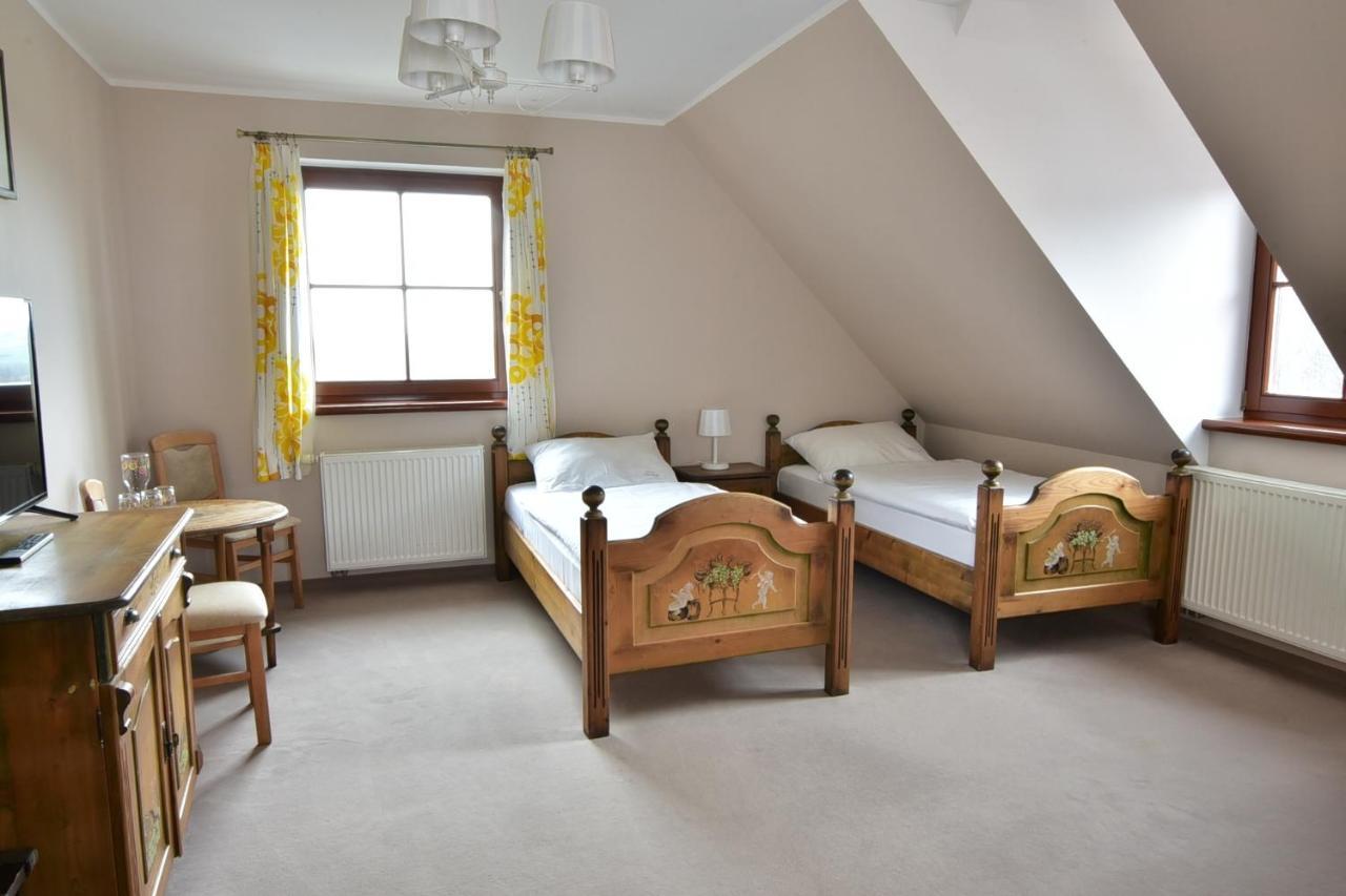 바우브자이치 Gosciniec Nowa Wioska B&B 외부 사진