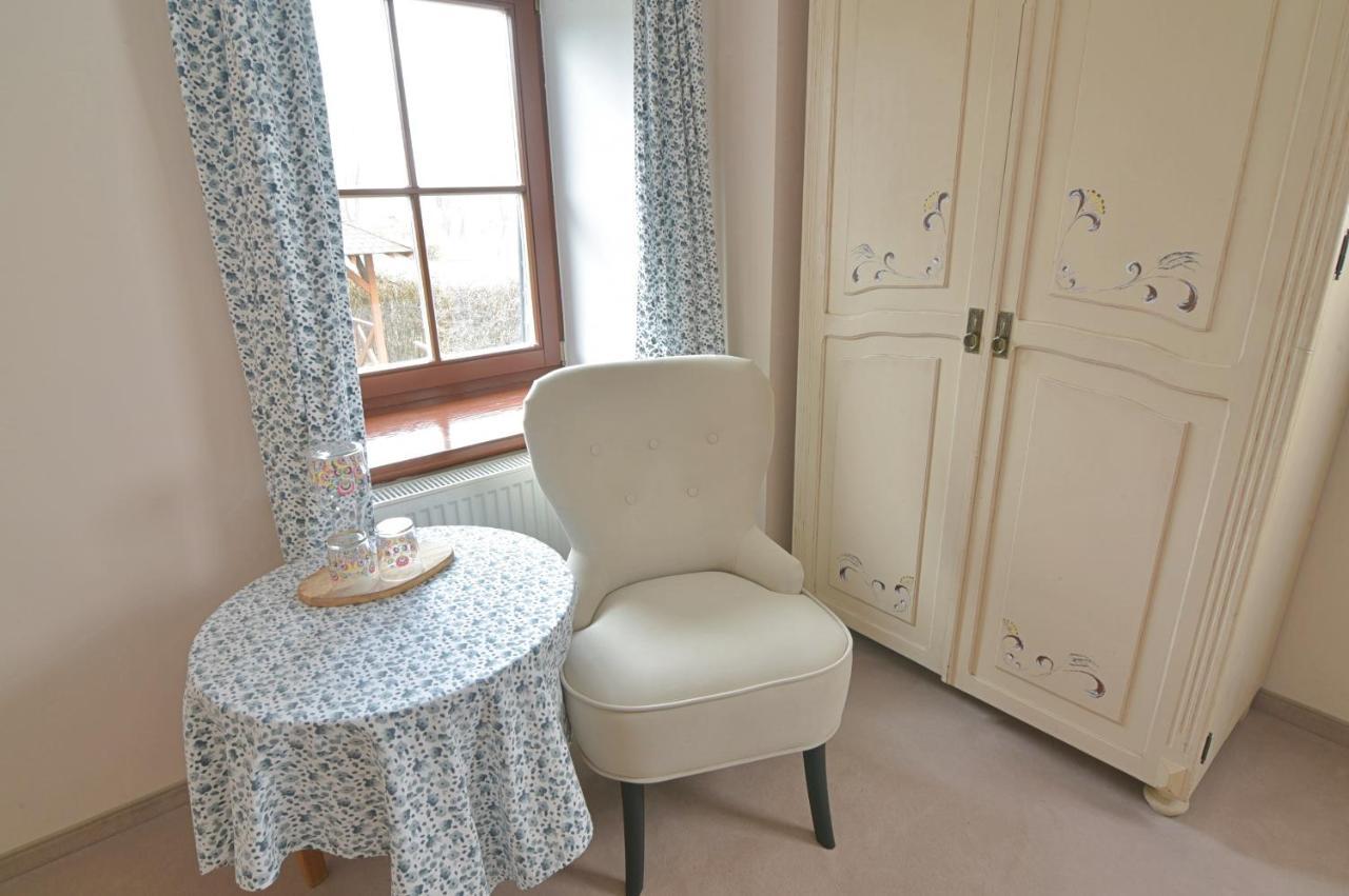 바우브자이치 Gosciniec Nowa Wioska B&B 외부 사진