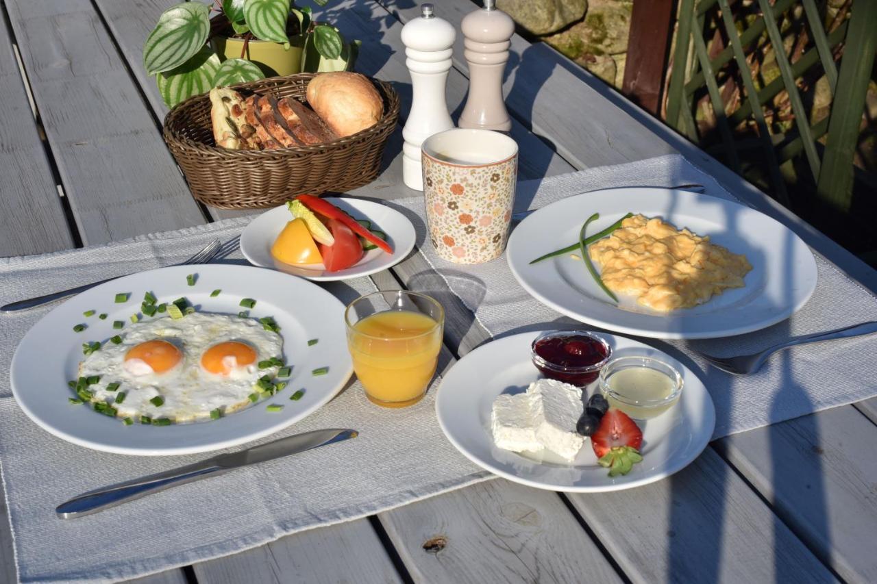바우브자이치 Gosciniec Nowa Wioska B&B 외부 사진