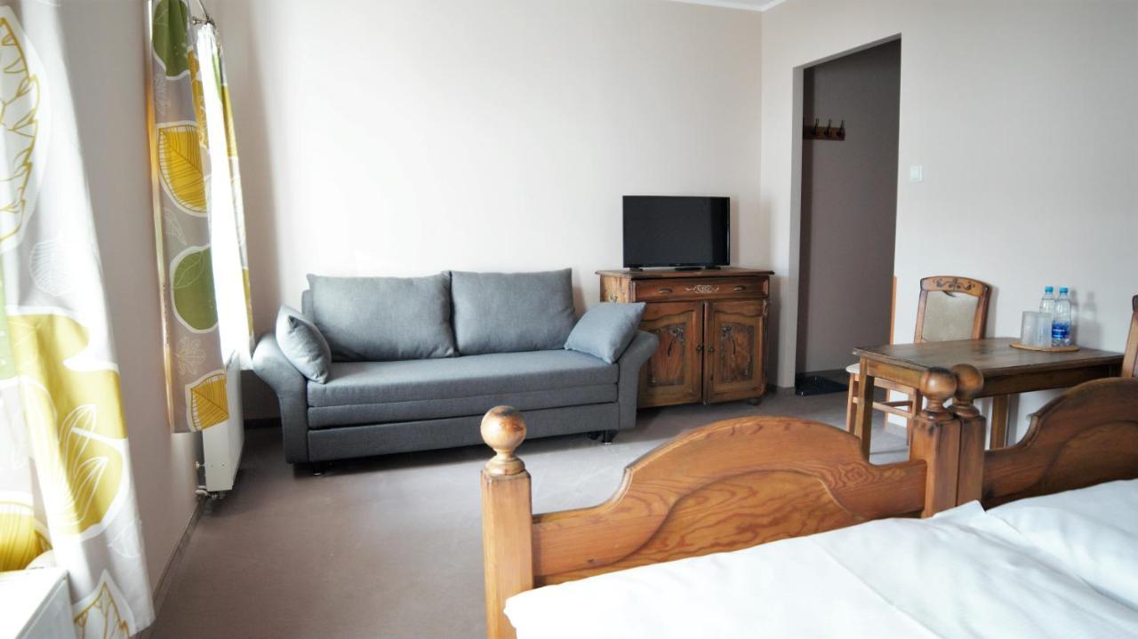 바우브자이치 Gosciniec Nowa Wioska B&B 외부 사진